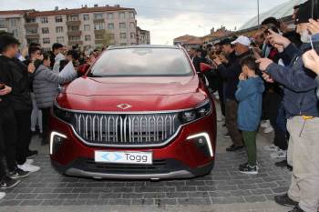 Togg’Un Anadolu Ateşi Kırmızı Renkli Suv Modeli Tavşanlı’Da
