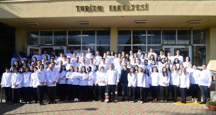 Turizm Fakültesi öğrencileri profesyonel seviyede mezun oluyor