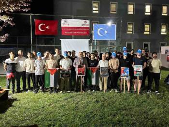 Üniversite Öğrencilerden Filistin Ve Doğu Türkistan İçin Farkındalık Etkinliği
