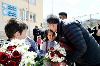 Vali Kızılkaya Öğrenciler İle Bir Araya Geldi
