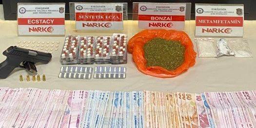 Eskişehir'de uyuşturucu operasyonuna alkışlı …